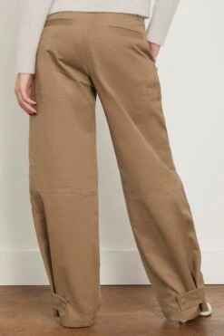 Cargo Pants In Taupe 9 Cargo Pants In Taupe -DOROTHE Clothing Shop ami CargoPantsinTaupe 3