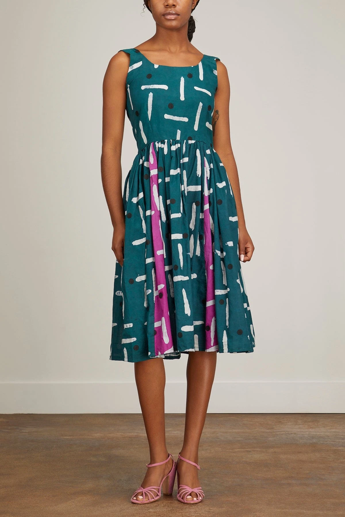 Soji Fitted Dress In Green 5 Soji Fitted Dress In Green - Image 3