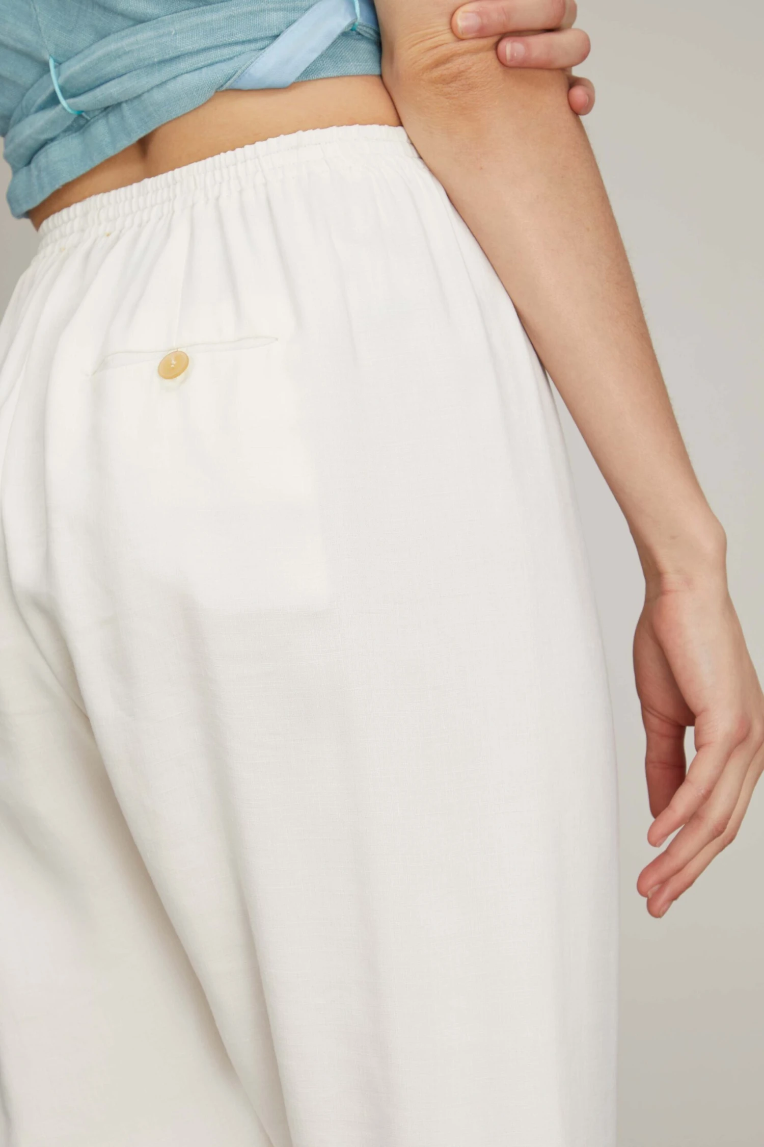 FORTE_FORTE Ripstop Fluid Viscose Elasticated Pants In White 7 FORTE_FORTE Ripstop Fluid Viscose Elasticated Pants In White - Image 5