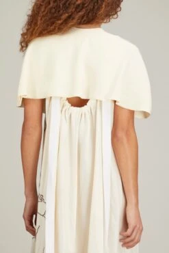 Aya Cape In White 10 Aya Cape In White -DOROTHE Clothing Shop la collection aya cape in white 3