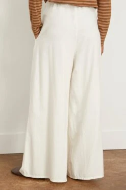 Panta Dalla Funky In Winter White 9 Panta Dalla Funky In Winter White -DOROTHE Clothing Shop labo.art PantaDallaFunkyinWinterWhite 3