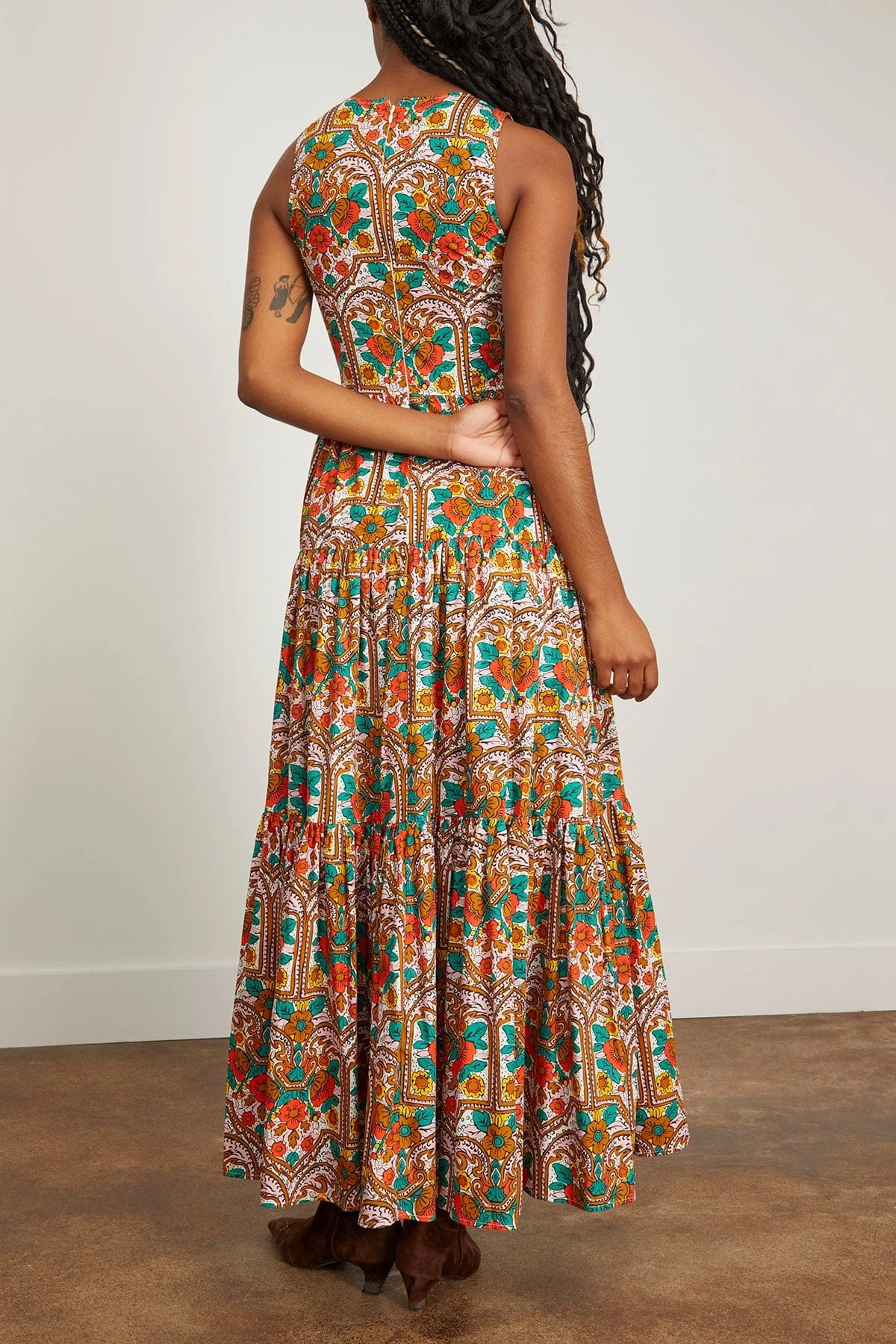 Sleeveless Big Dress In Corte White 6 Sleeveless Big Dress In Corte White - Image 4