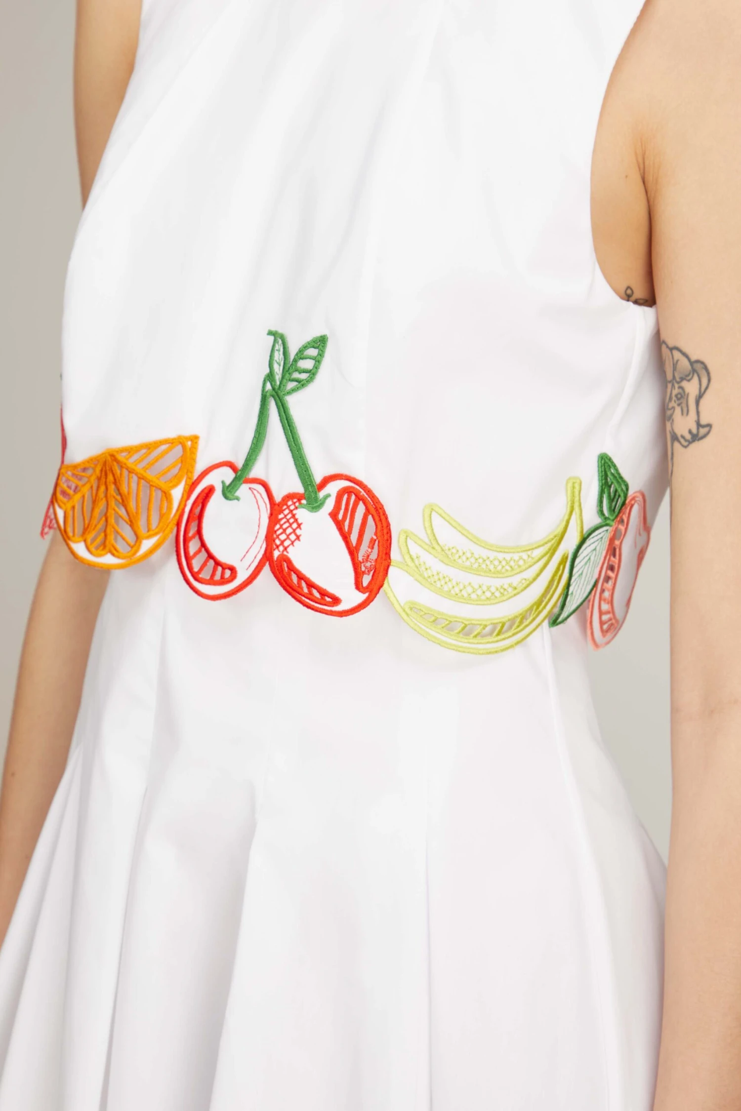 Sleeveless Midi Dress In White 7 Sleeveless Midi Dress In White - Image 5