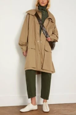 Lemaire Raincoat With Detachable Hood In Greige 8 Lemaire Raincoat With Detachable Hood In Greige -DOROTHE Clothing Shop lemaire RaincoatwithDetachableHoodinGreige 1