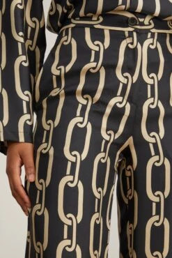 NILI LOTAN Germain Silk Pant In Big Chain Gold 11 NILI LOTAN Germain Silk Pant In Big Chain Gold -DOROTHE Clothing Shop nili lotan germain silk pant in big chain gold 4