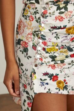 Paco Rabanne Jupe Knee Skirt In Ivory Rose Gard 11 Paco Rabanne Jupe Knee Skirt In Ivory Rose Gard -DOROTHE Clothing Shop pacorabanne JupeKneeSkirtinIvoryRoseGard 4