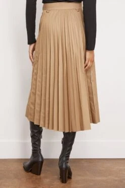 Sacai Cotton Gabardine Skirt In Beige -DOROTHE Clothing Shop sacai CottonGabardineSkirtinBeige 3 8bea5e86 1bc8 4cd0 a24e 4b3dae473203