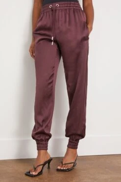 Valentina Jogger In Bordeaux 8 Valentina Jogger In Bordeaux -DOROTHE Clothing Shop sasuphi ValentinaJoggerinBordeaux 2
