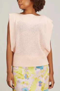 Top Sleeveless Round Neck Knit Sweater In Rosa 9 Top Sleeveless Round Neck Knit Sweater In Rosa -DOROTHE Clothing Shop sasuphi to sleeveless round neck knit sweater in rosa 2